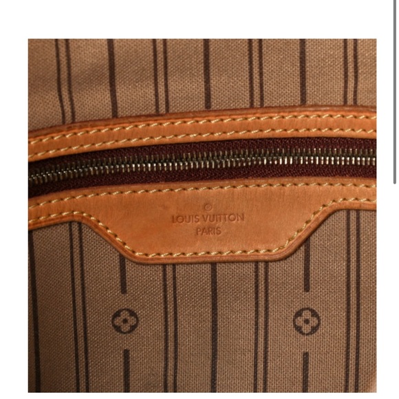 Authentic Louis Vuitton - Picture 7 of 8